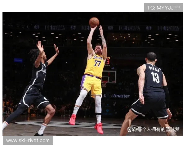 原创东契奇43+9+13+7三分：单节24分狂刷纪录 率湖人晋级杯赛八强