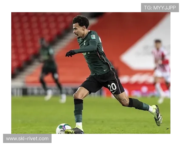 他原本被视为申花冬窗必走之人，如今靠努力逆袭，再次坐稳首发